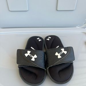 size one boys UA sandals
